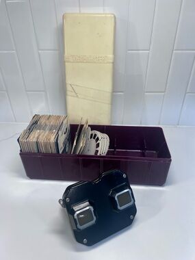 Vintage 1950'S Sawyer’s View Master +  Reels + Bakelite Storage Box